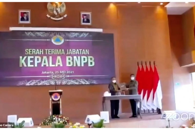 Doni Monardo serahkan jabatan Kepala BNPB pada Ganip Warsito