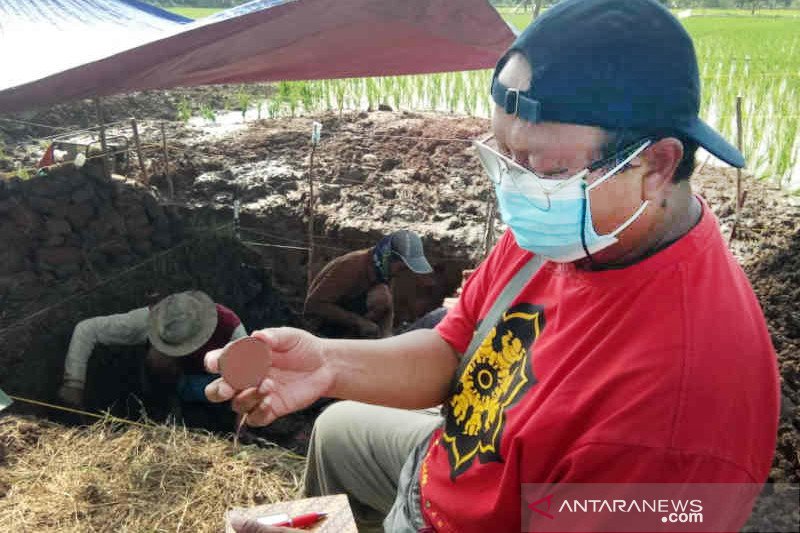 Tim cagar budaya temukan fragmen gerabah di situs Sambimaya Indramayu