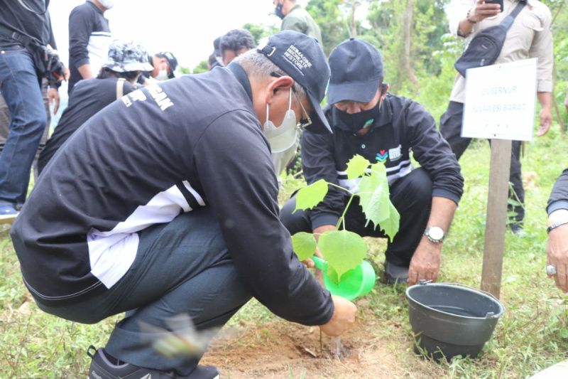Gubernur Sulbar ajak masyarakat jaga keseimbangan alam saat kelola lingkungan