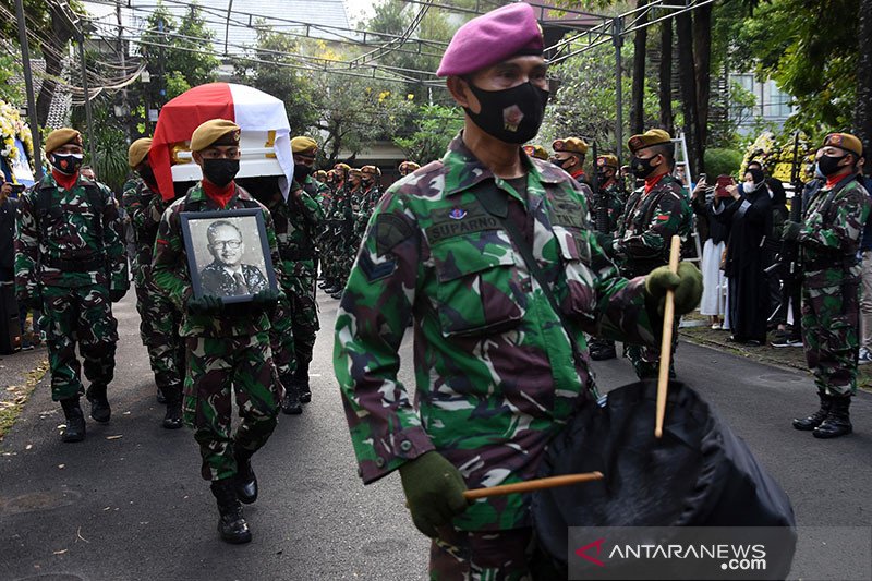 Mantan Menteri Luar Negeri Mochtar Kusumaatmadja wafat