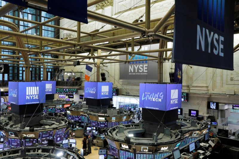 Wall Street dibuka variatif di tengah pelemahan sektor keuangan-energi