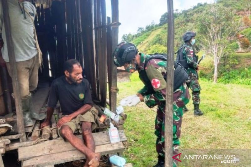 Satgas TNI berikan layanan kesehatan gratis warga OAP di perbatasan RI-PNG