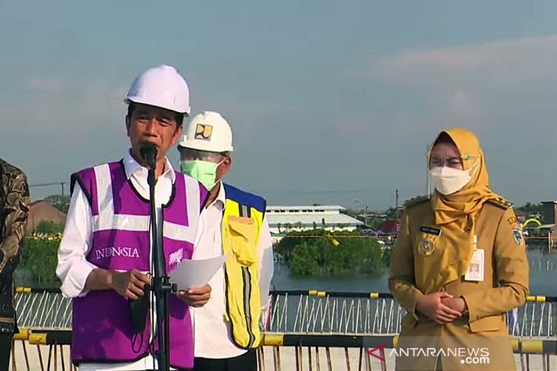 Presiden Jokowi tinjau proyek pembangunan Tol Semarang-Demak