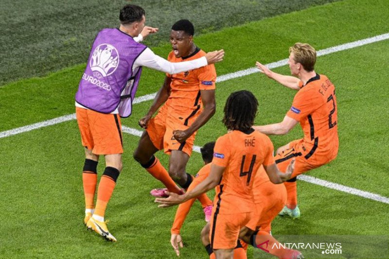 Belanda taklukkan Ukraina dalam drama lima gol