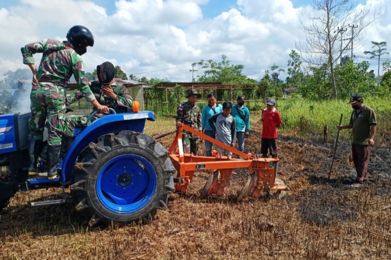 Satgas Pamtas ajak masyarakat dukung program ketahanan pangan