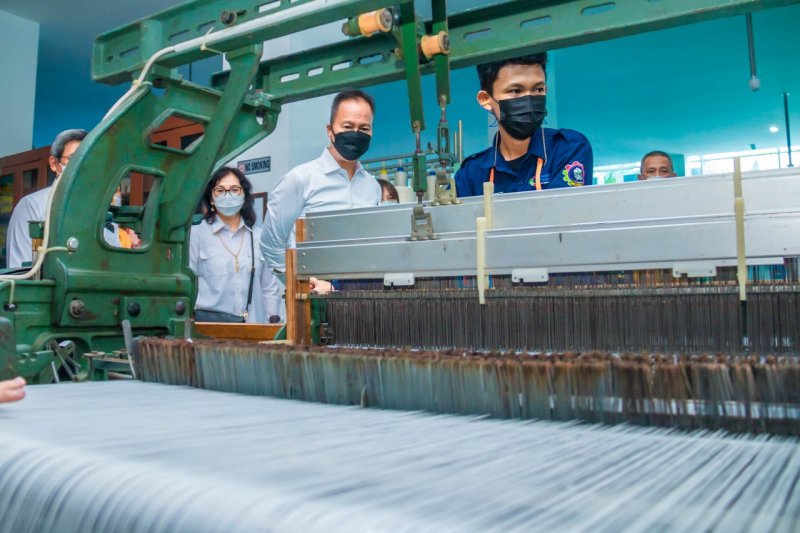 Menperin sebut permintaan tenaga kerja ahli sektor tekstil tinggi