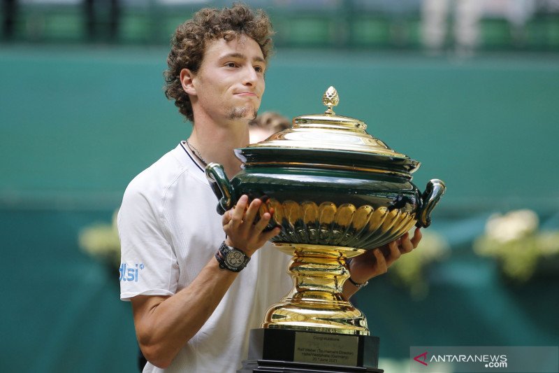 Tenis Halle Open: Ugo Humbert juara
