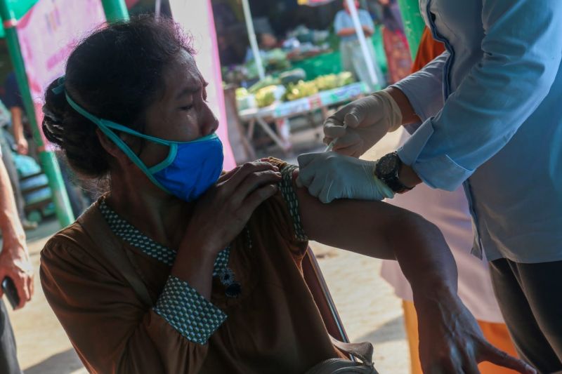 RSUD-Polresta Mataram kerja sama menggelar vaksinasi massal gratis