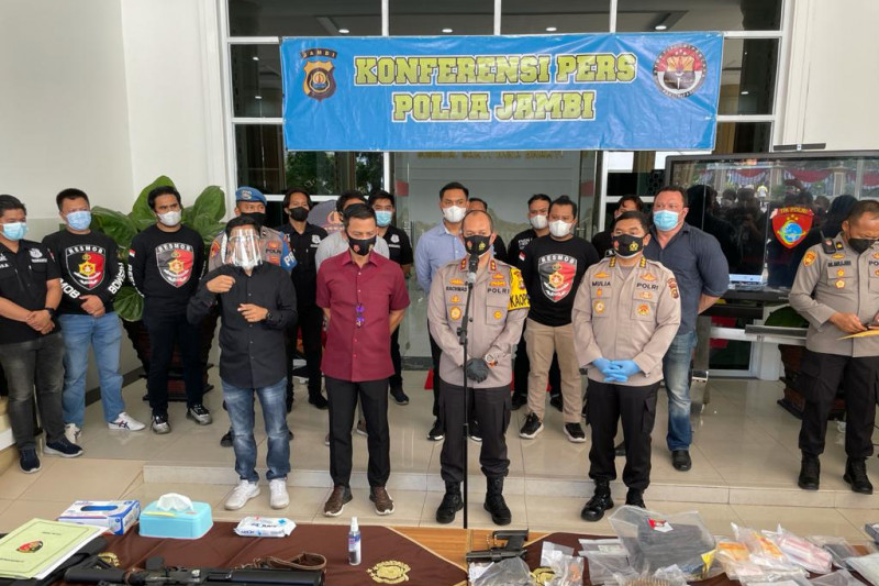 Resmob Polda Jambi tembak anggota jaringan narkoba bersenjata api