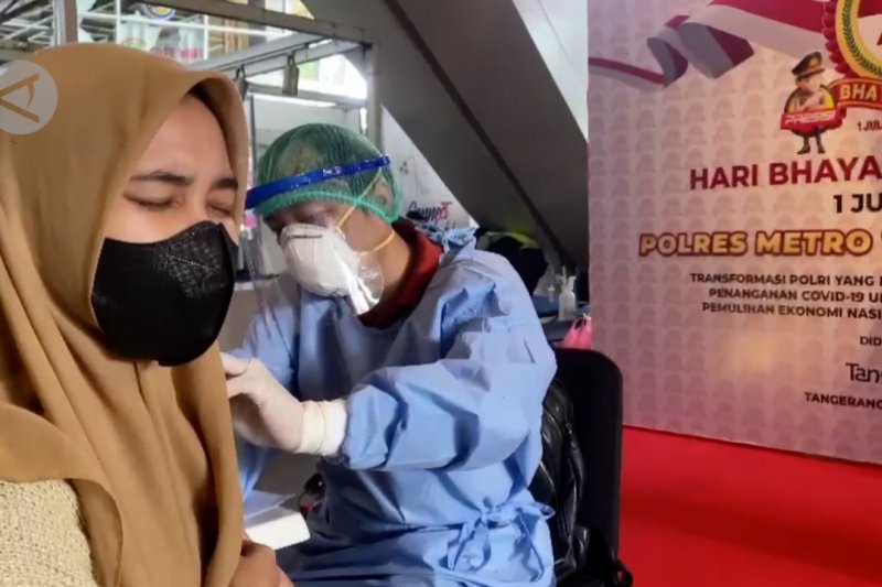 Polres Metro Tangerang sasar vaksinasi hingga ke ruang publik