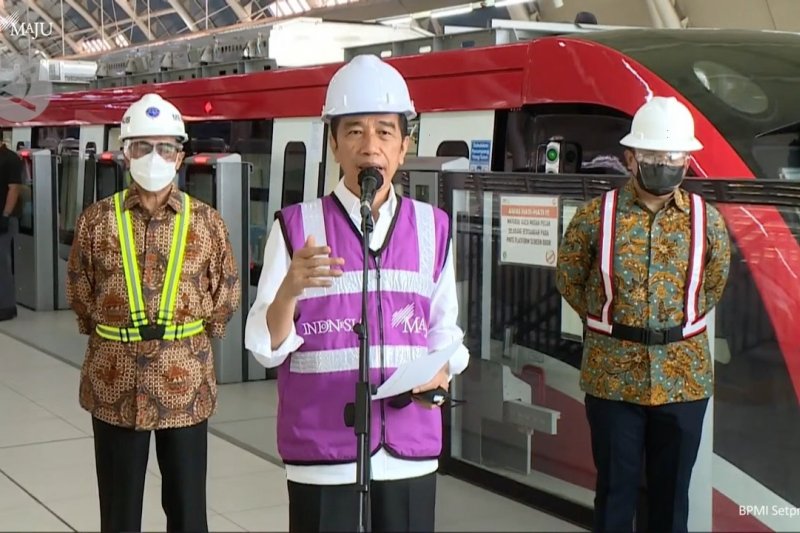 Presiden Jokowi: Pembangunan LRT Jabodebek telah mencapai 84,7 persen