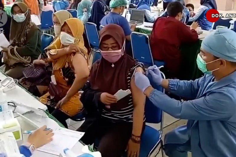 Guru Besar Unpad: Observasi kasar, 30% masyarakat menolak vaksinasi