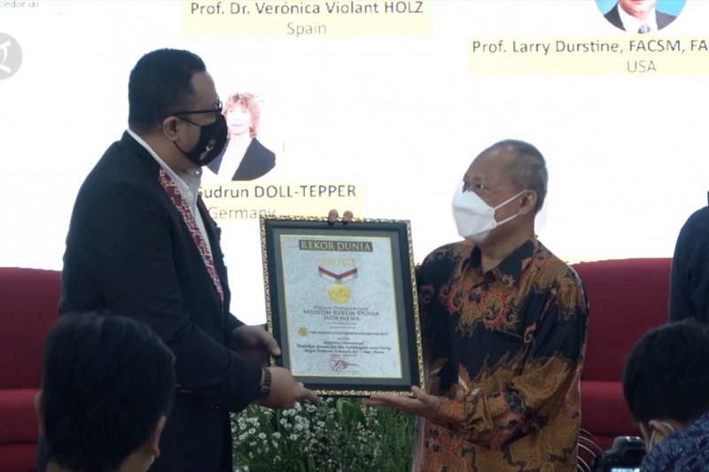 Hadirkan 37 negara, UNJ raih Rekor Muri konferensi internasional pendidikan jasmani