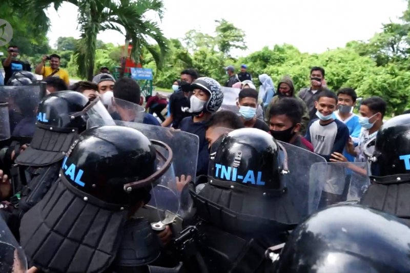 Saat prajurit TNI AL hadapi ‘demonstran’ di Mako Lanal Lhokseumawe