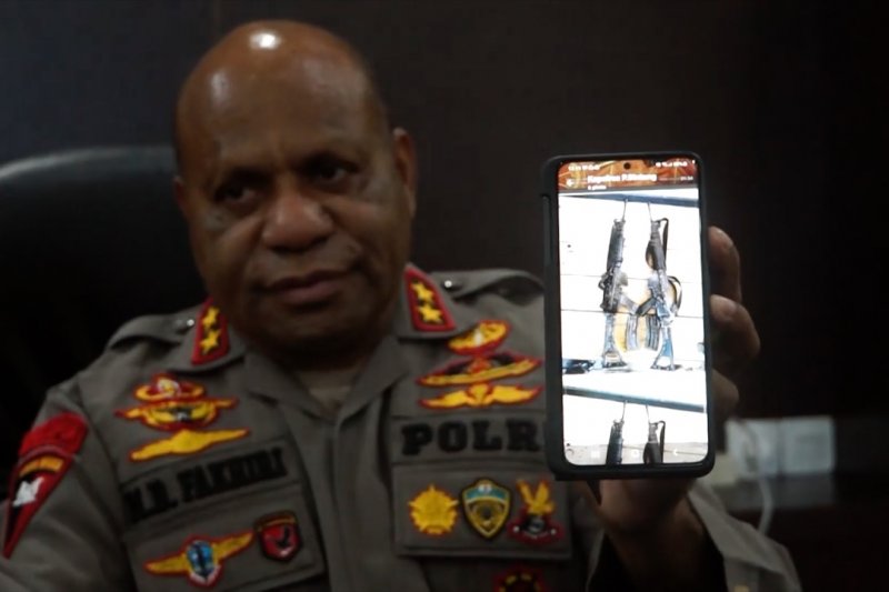 Polisi temukan 2 senpi Polsubsektor Oksamol yang dicuri KKB
