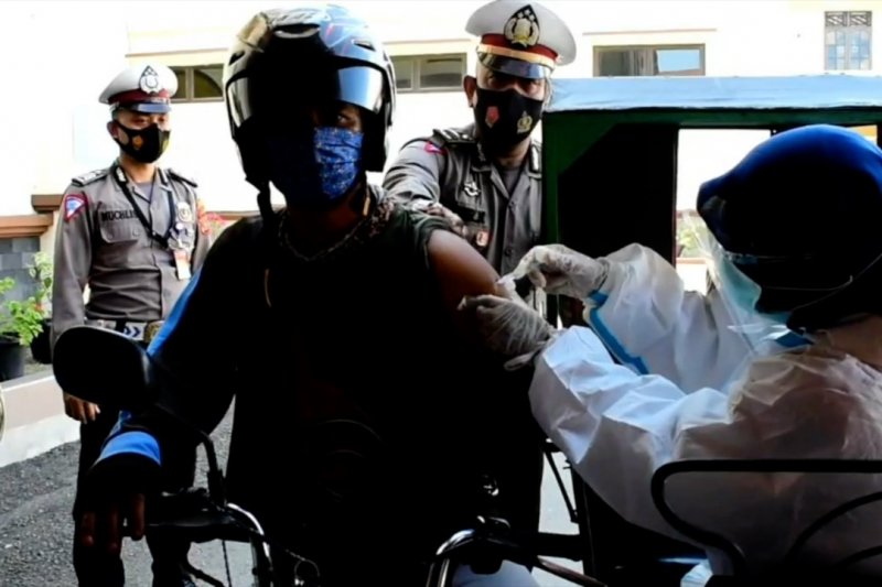 Polres Lhokseumawe gelar vaksinasi tanpa turun