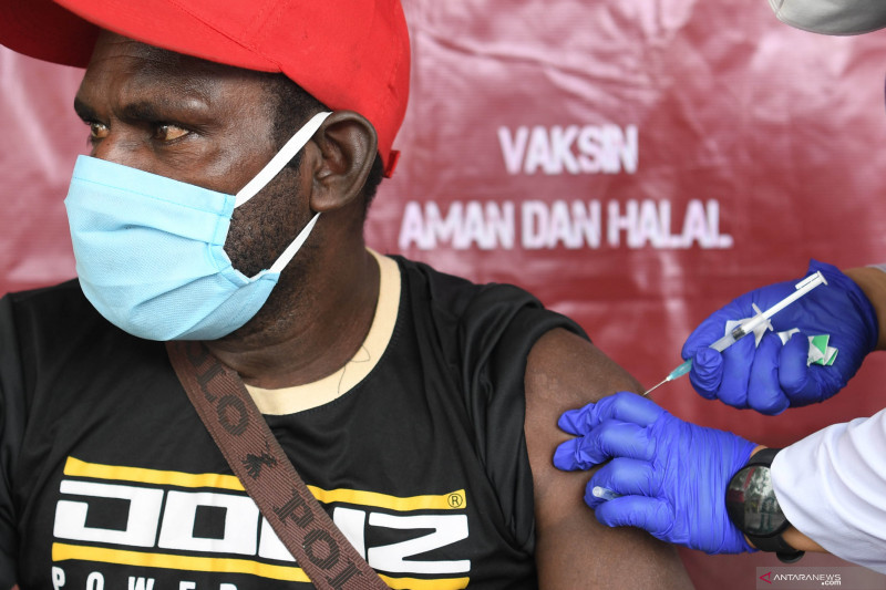 Vaksinasi COVID-19 untuk warga Asmat