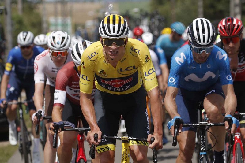 Mathieu Van der Poel rebut puncak klasemen umum Tour de France