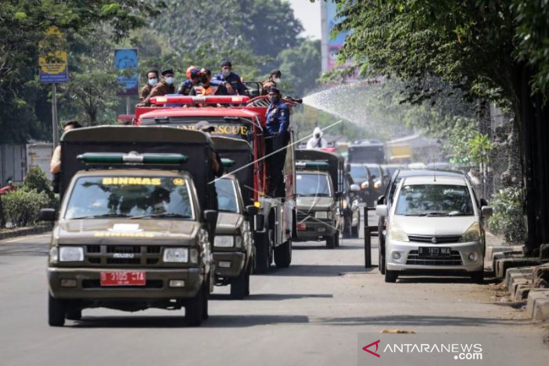 Penyemprotan Disinfektan Serentak Di Kota Tangerang