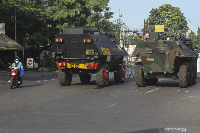 Panser dan barracuda disiagakan di pos penyekatan