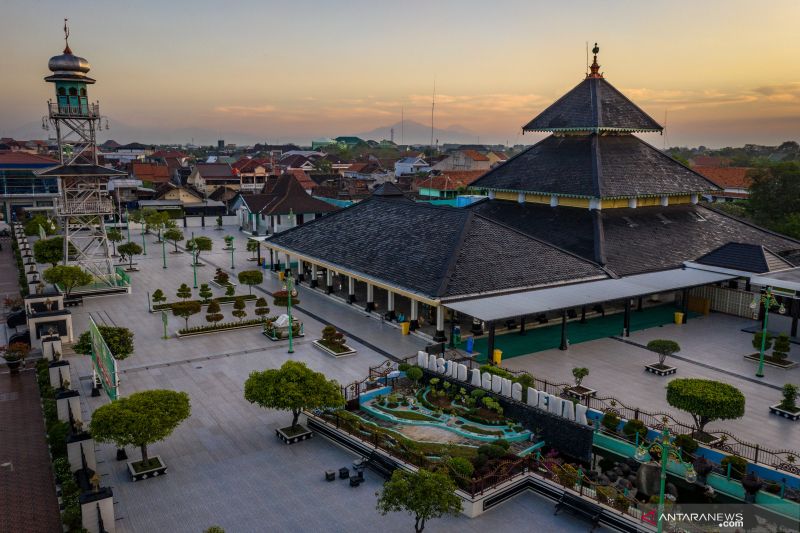 3 masjid tertua di Indonesia yang berusia ratusan tahun