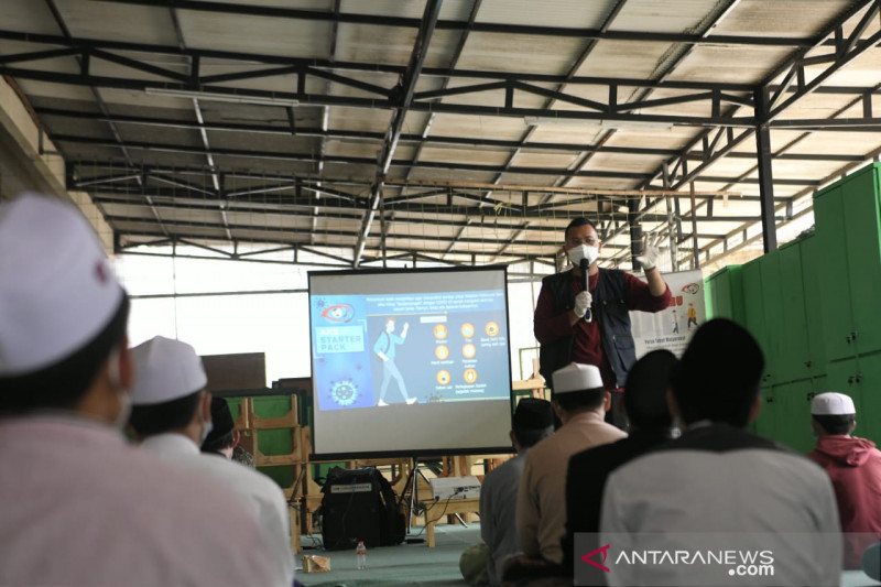 Tim Velox BIN gelar edukasi AKB di pondok pesantren