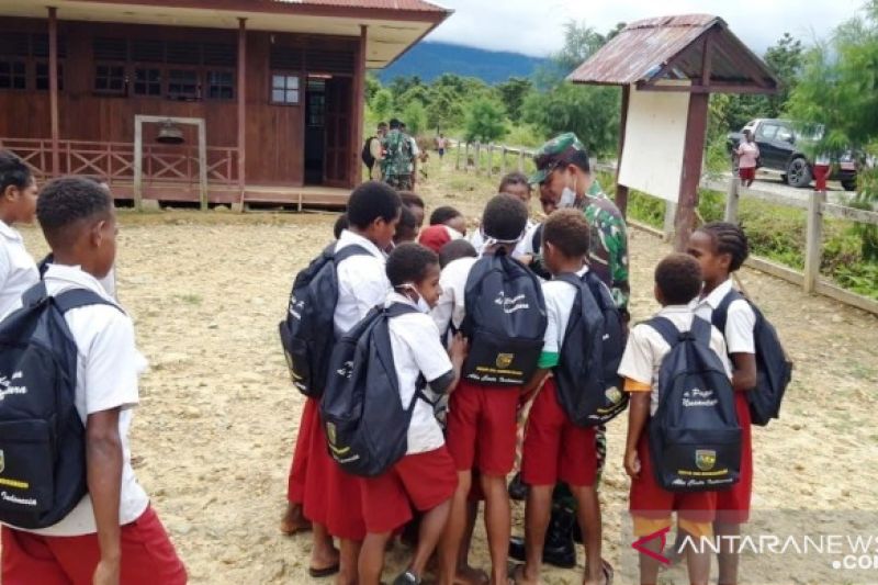 TNI gelar kegiatan teritorial inovatif bagi pelajar di Pegunungan Bintang