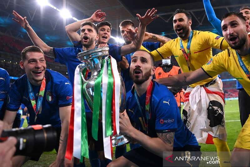 Juara Euro akan menghadapi juara Copa America pada Juni 2022