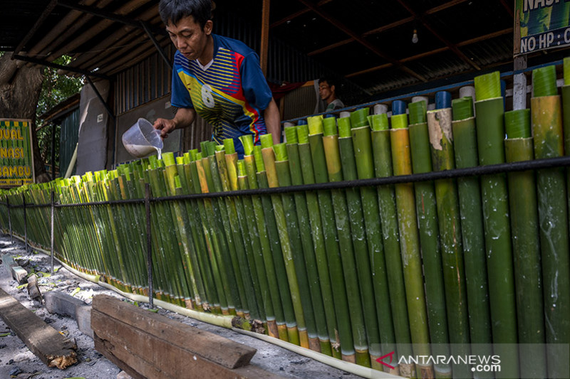 PENJUALAN NASI BAMBU SECARA DARING