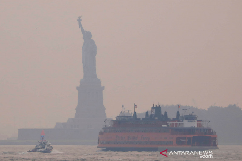 Asap kebakaran hutan dan lahan selimuti udara Kota New York