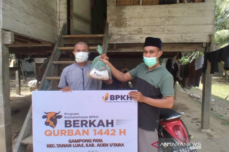 NU Care-LAZISNU dan BPKH salurkan daging kurban di wilayah 3T