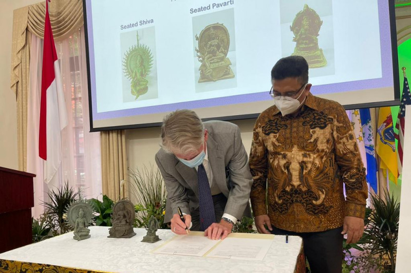 AS kembalikan tiga benda cagar budaya Indonesia