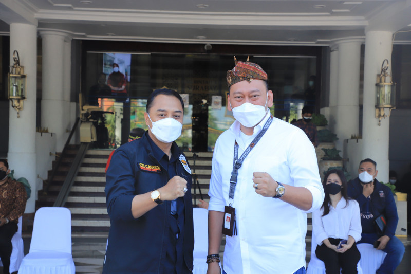 Kemensos bantu 6.000 paket beras untuk penanganan COVID-19 di Surabaya