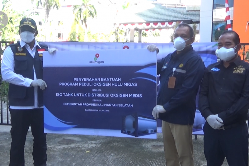 SKK Migas serahkan bantuan ISO tank oksigen ke Pemprov Kalsel