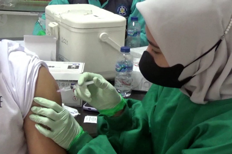OJK Sultra gelar vaksinasi bagi pelaku jasa keuangan