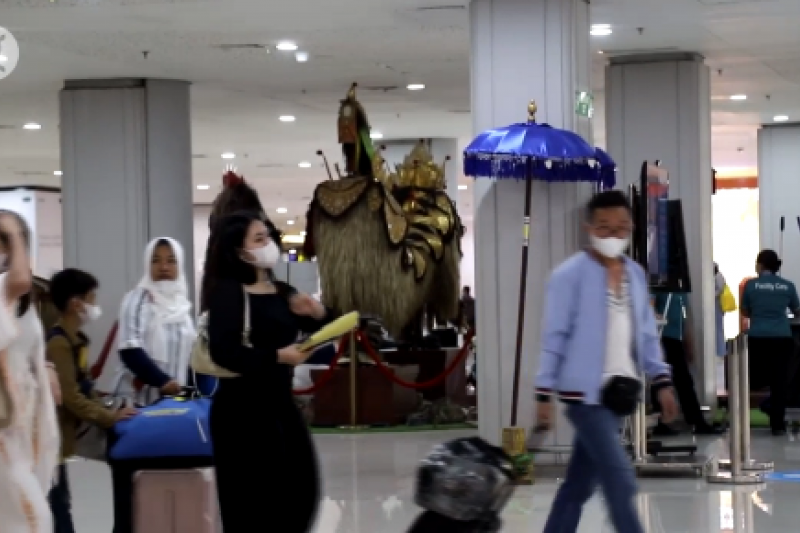 Jumlah kedatangan & kepergian di Bandara Ngurah Rai turun 85%