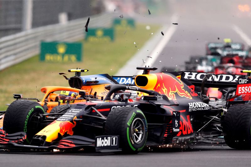 Max Verstappen merasa “disingkirkan” lagi oleh pebalap Mercedes