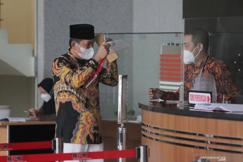 Kemarin, Dedi Mulyadi diperiksa KPK sampai ribuan simcard pinjol