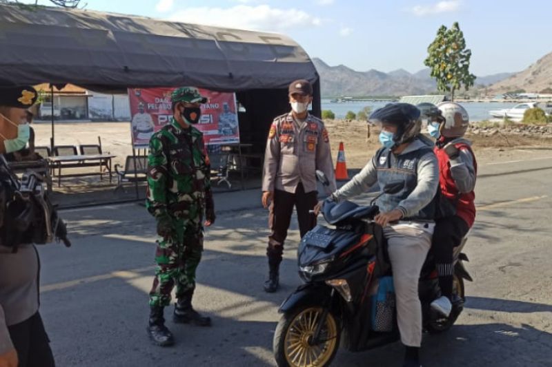 TNI Polri mulai lakukan penyekatan di posko Pelabuhan Poto Tano