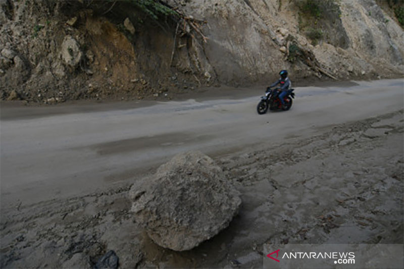 Jalur Rawan Longsor di Desa Enu Donggala