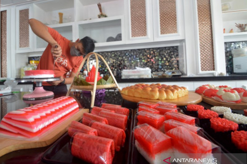 Penjualan Kue Merah Putih DI Padang