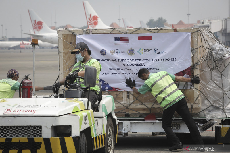 Kedatangan alkes penanganan COVID-19 dari Pemkot New York