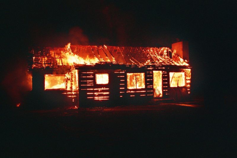Sebuah rumah di Lenteng Agung terbakar pada Rabu dinihari