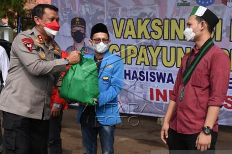 Bantuan Sembako Untuk Mahasiswa