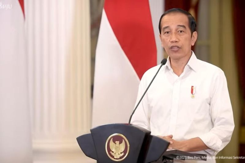 Presiden Jokowi umumkan penurunan level PPKM Jabodetabek dari 4 ke 3