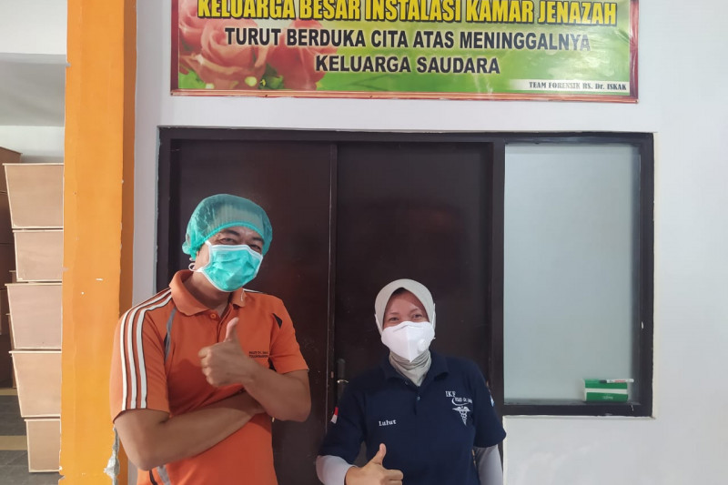 Daya pengabdian pemulasara jenazah di tengah pandemi COVID-19 - Vimarsana News