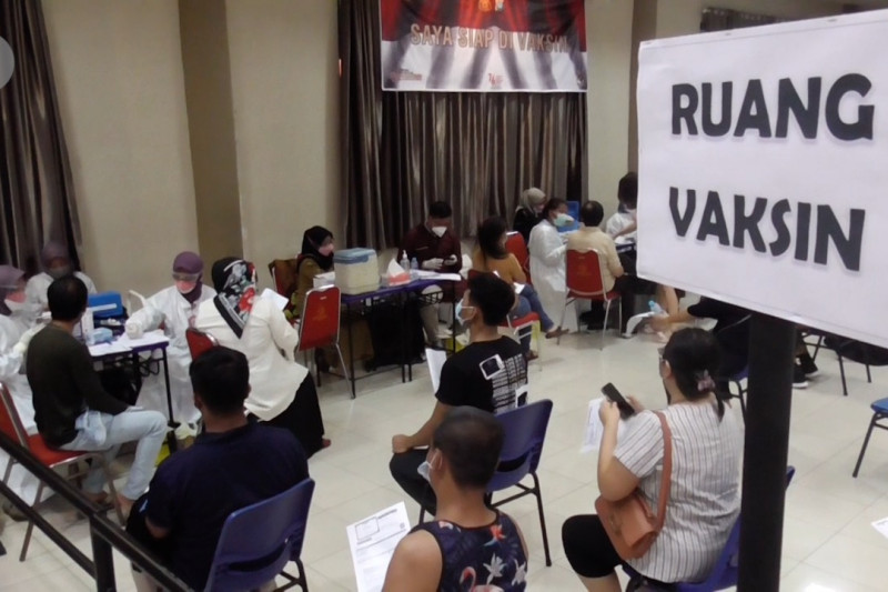 Batam percepat vaksinasi seiring turunnya kasus COVID-19