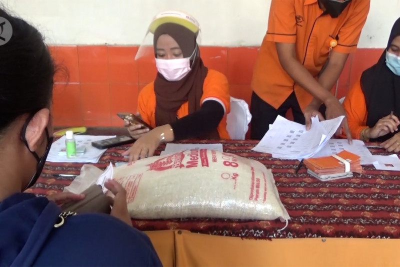 Menko PMK minta PT Pos lebih pro aktif salurkan bansos