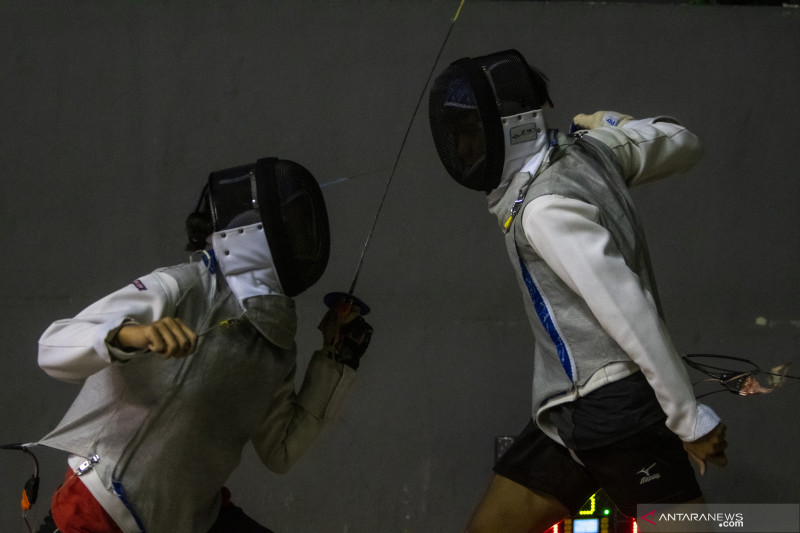 Latihan Atlet Anggar Sumatera Selatan Jelang PON XX Papua