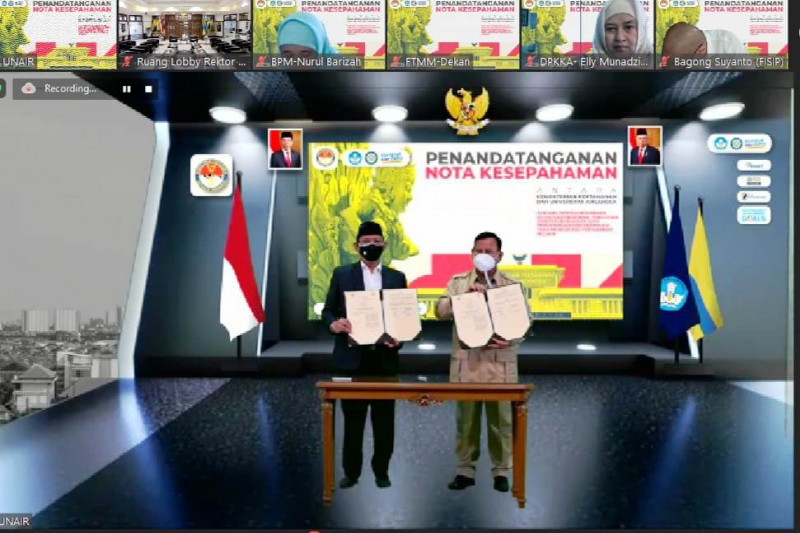 Menhan Prabowo menandatangani kerja sama dengan Unair